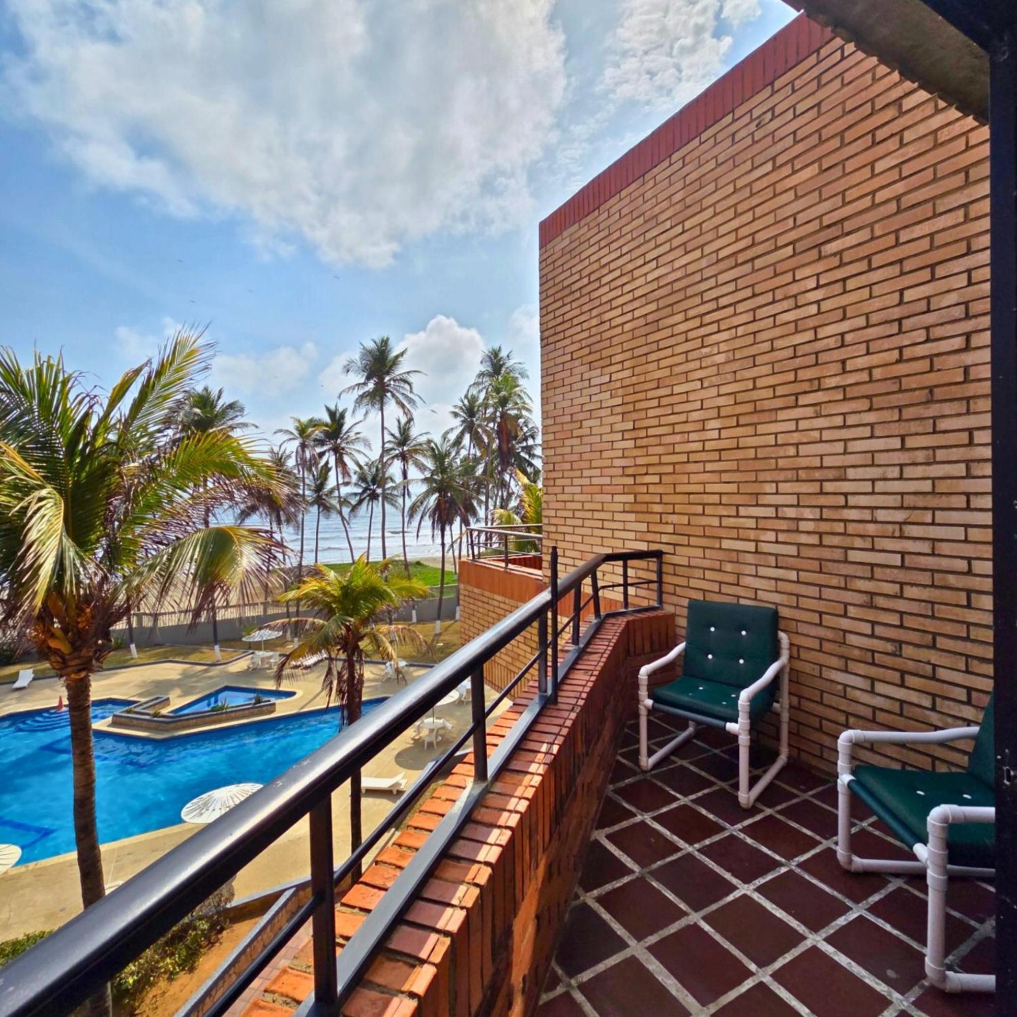 Tucacas, Frente Al Mar, Balcon, Piscina Y Playa Privadaアパートメント エクステリア 写真