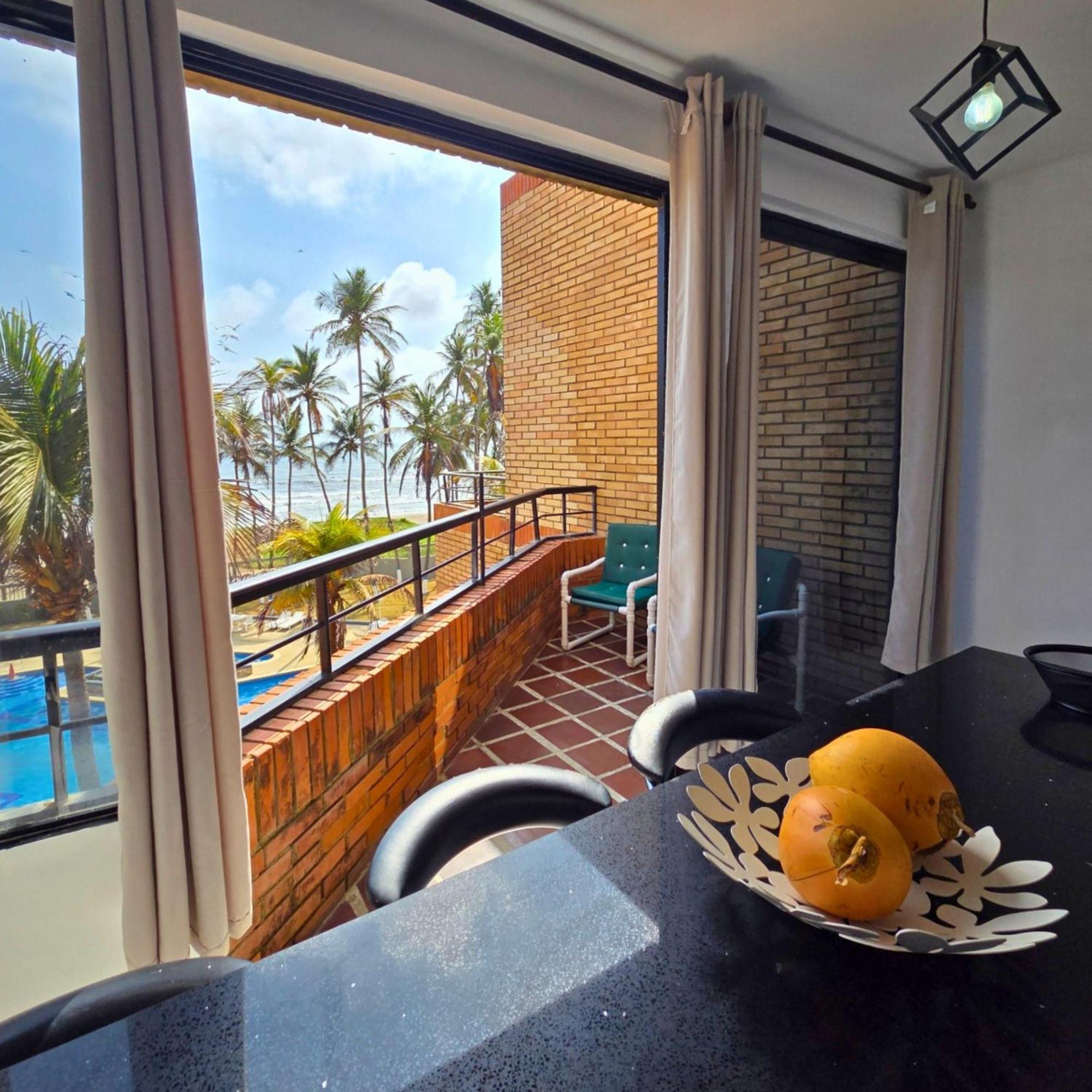 Tucacas, Frente Al Mar, Balcon, Piscina Y Playa Privadaアパートメント エクステリア 写真