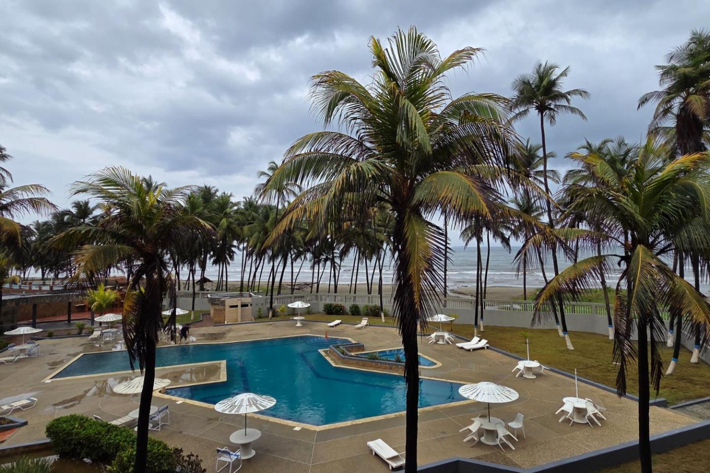 Tucacas, Frente Al Mar, Balcon, Piscina Y Playa Privadaアパートメント エクステリア 写真