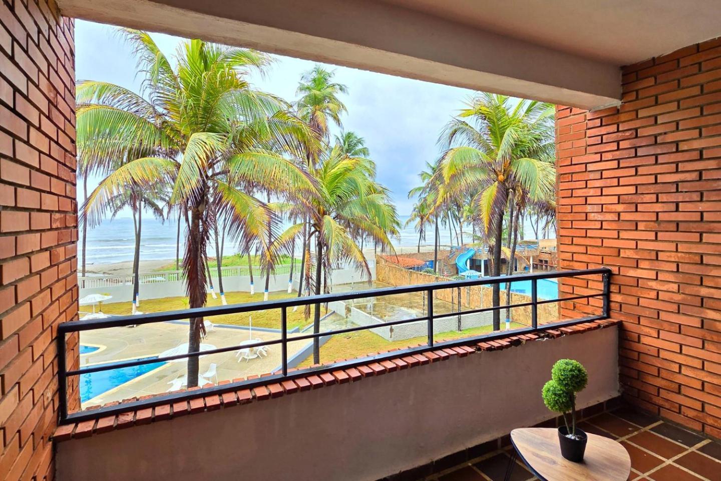 Tucacas, Frente Al Mar, Balcon, Piscina Y Playa Privadaアパートメント エクステリア 写真