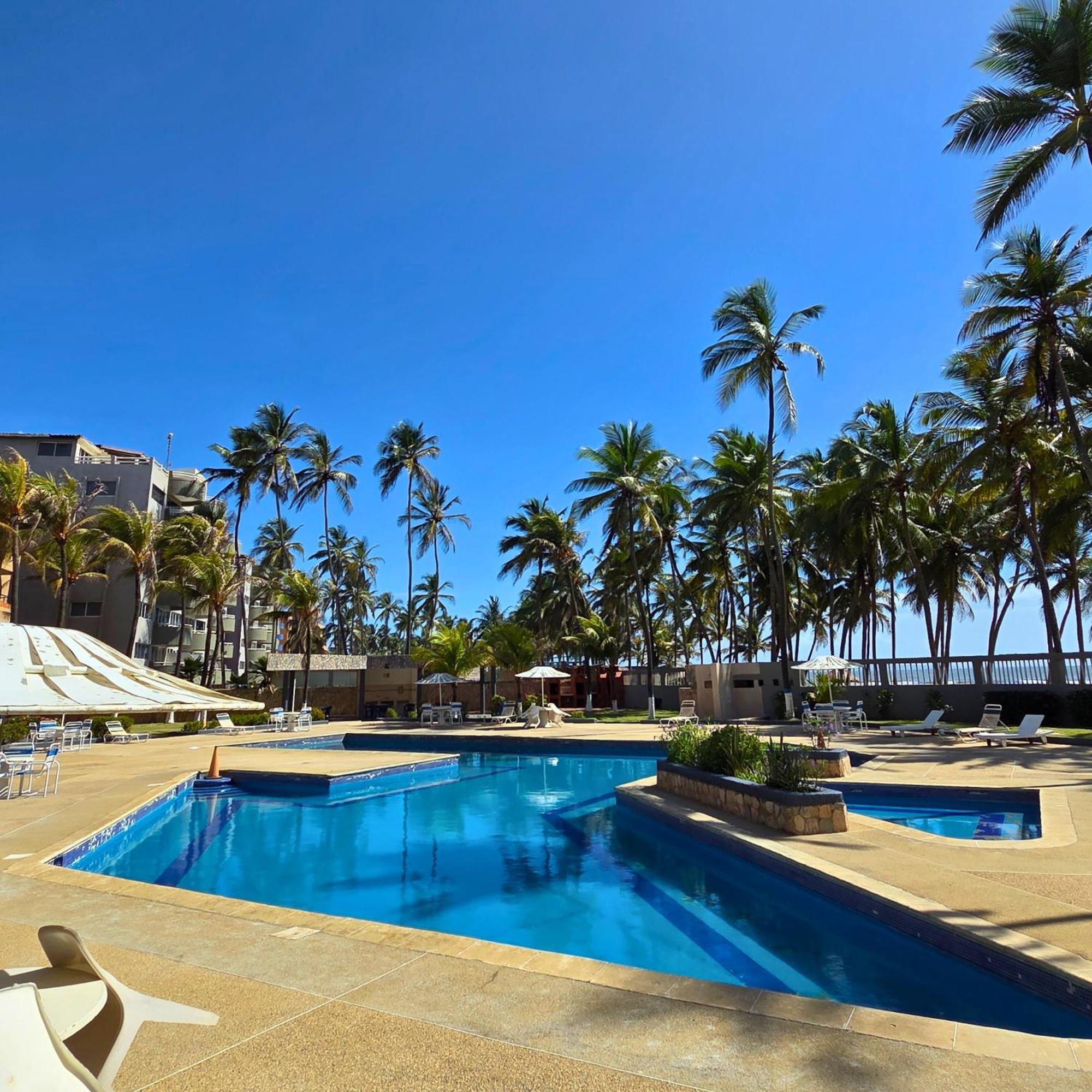 Tucacas, Frente Al Mar, Balcon, Piscina Y Playa Privadaアパートメント エクステリア 写真