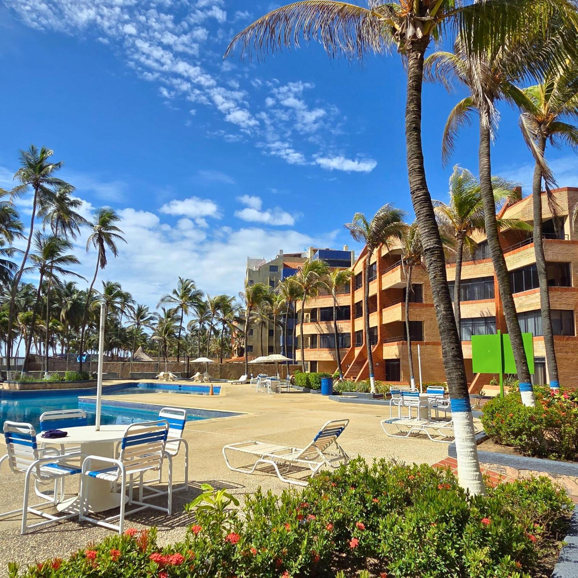 Tucacas, Frente Al Mar, Balcon, Piscina Y Playa Privadaアパートメント エクステリア 写真